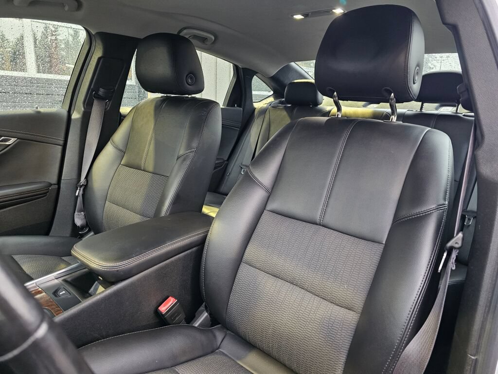 Used 2015 Chevrolet Impala LT FWD image 22