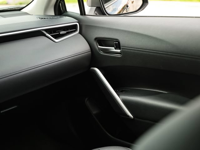 Used 2026 Toyota Corolla Cross XLE FWD image 28
