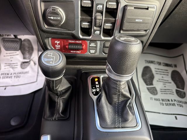 Used 2025 Jeep Wrangler Unlimited Rubicon AWD/4WD image 23