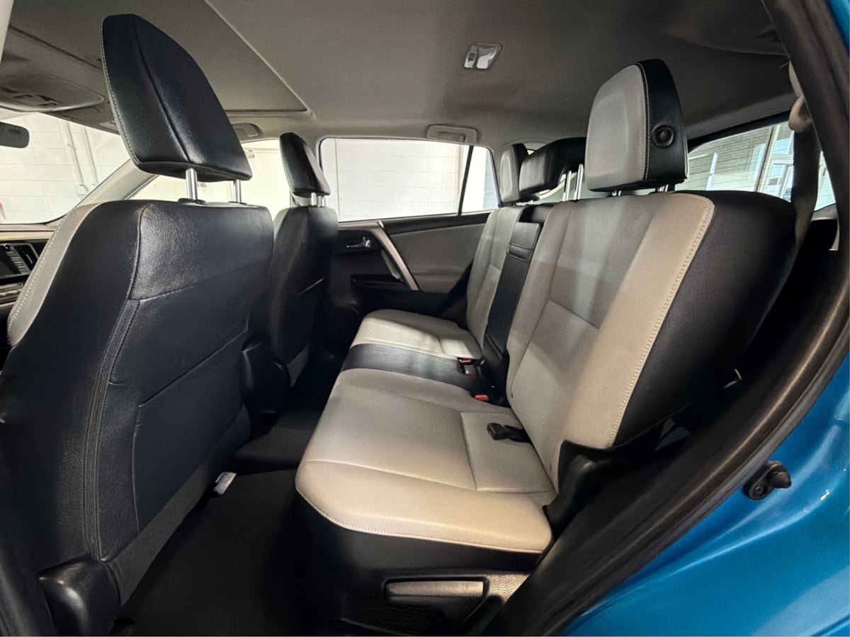 Used 2016 Toyota RAV4 Limited AWD/4WD image 10