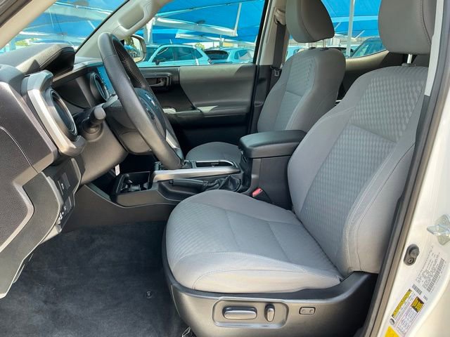 Used 2022 Toyota Tacoma SR5 w/ Technology Package AWD/4WD image 9