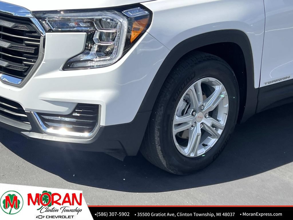 Certified 2024 GMC Terrain SLE w/ Driver Convenience Package FWD image 10