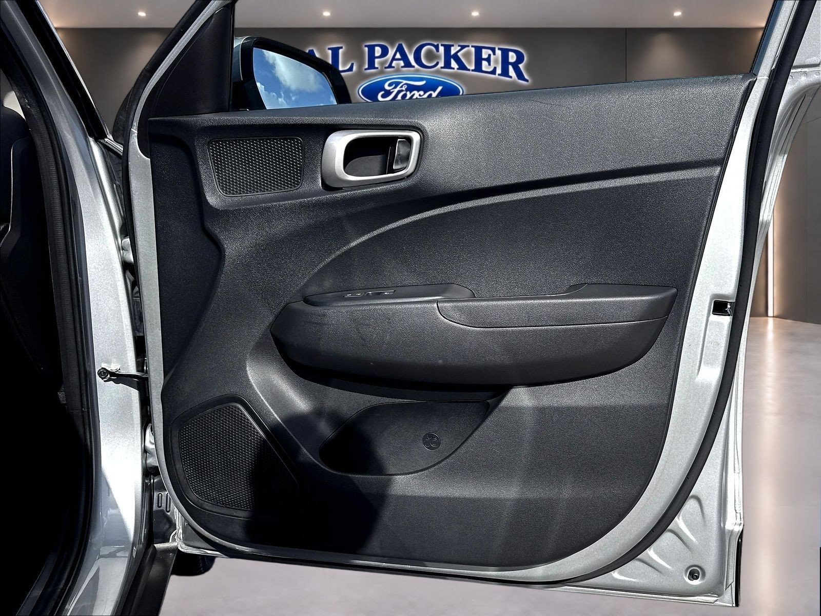 Used 2021 Hyundai Venue SE FWD image 28