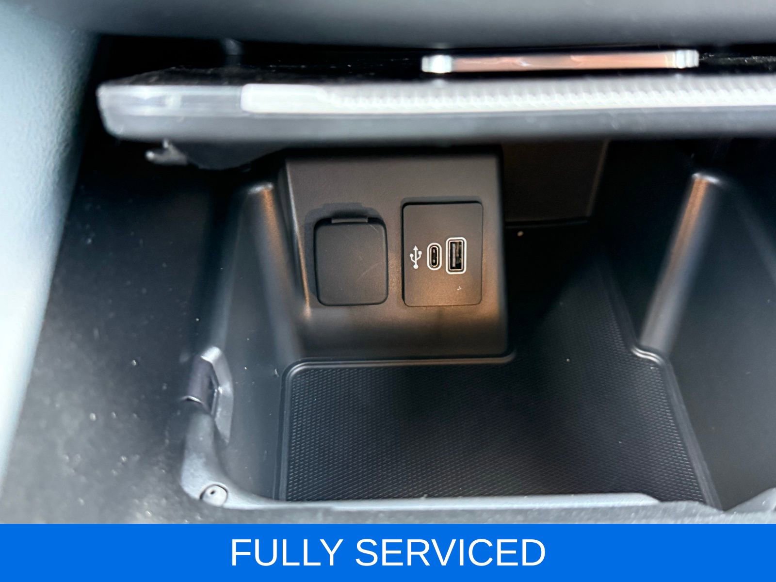 Used 2025 Ford Explorer ST image 30