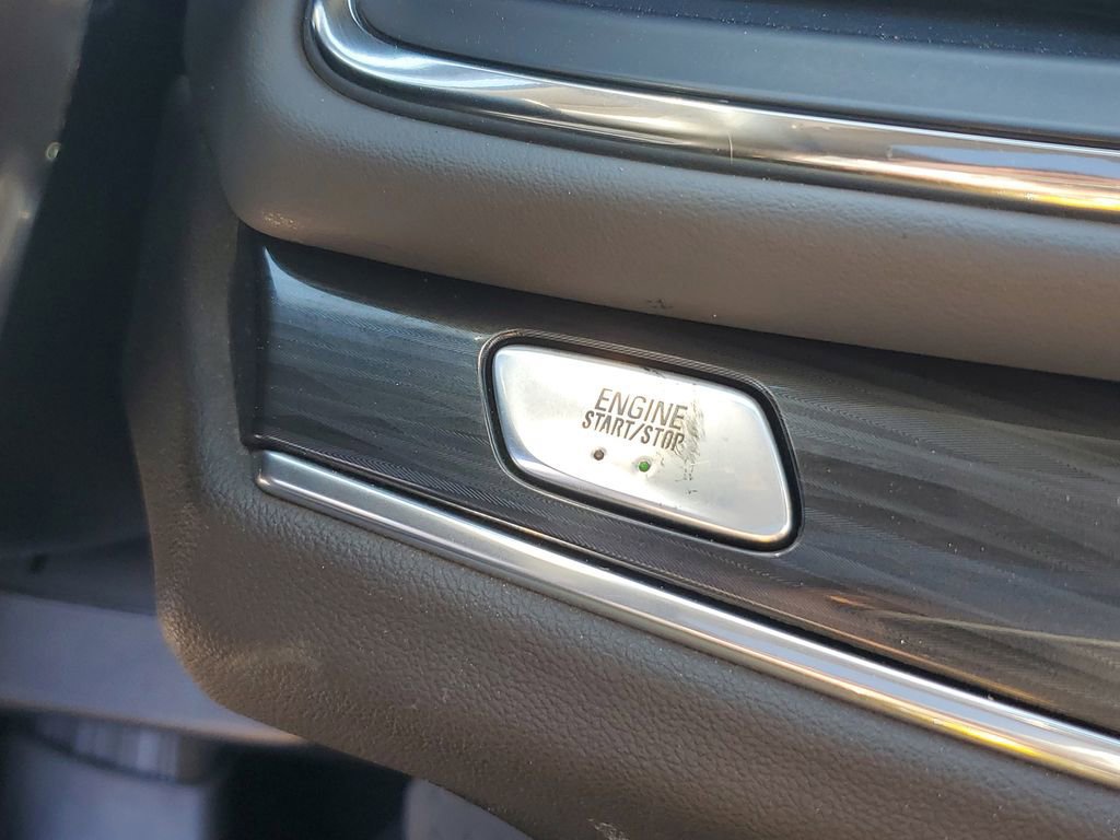 Used 2021 Buick Enclave Essence w/ Sport Touring Edition AWD/4WD image 29