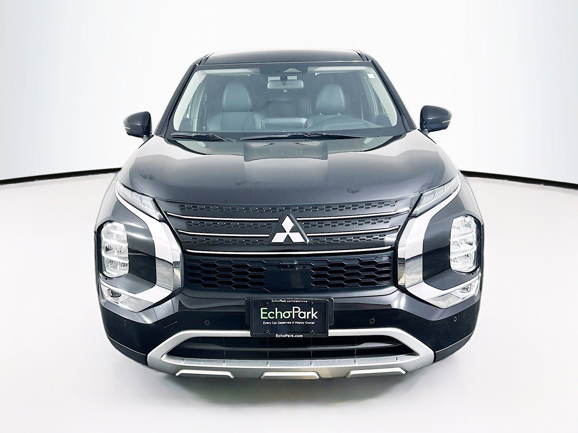 Used 2024 Mitsubishi Outlander SE FWD image 2