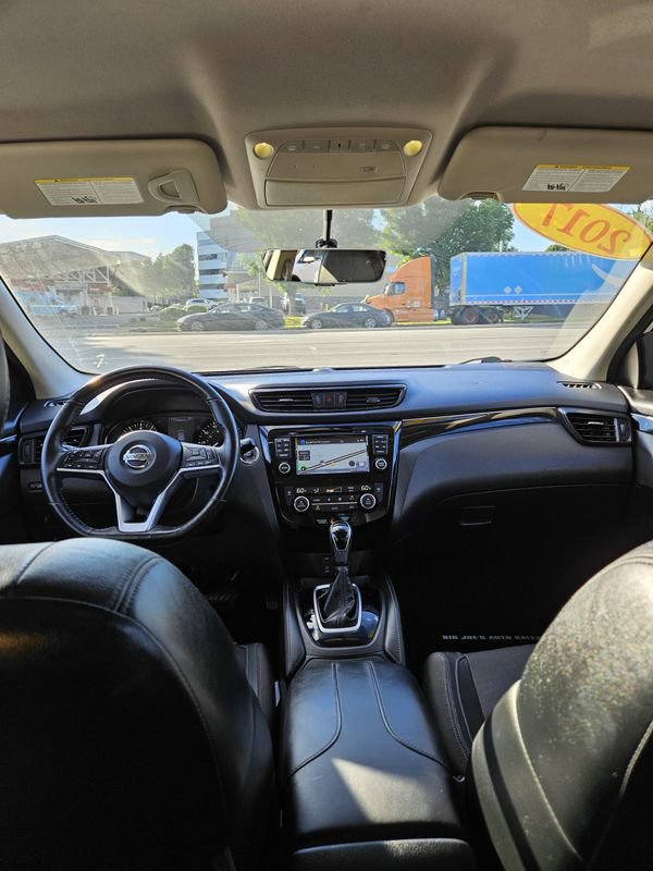 Used 2017 Nissan Rogue Sport SL AWD/4WD image 17