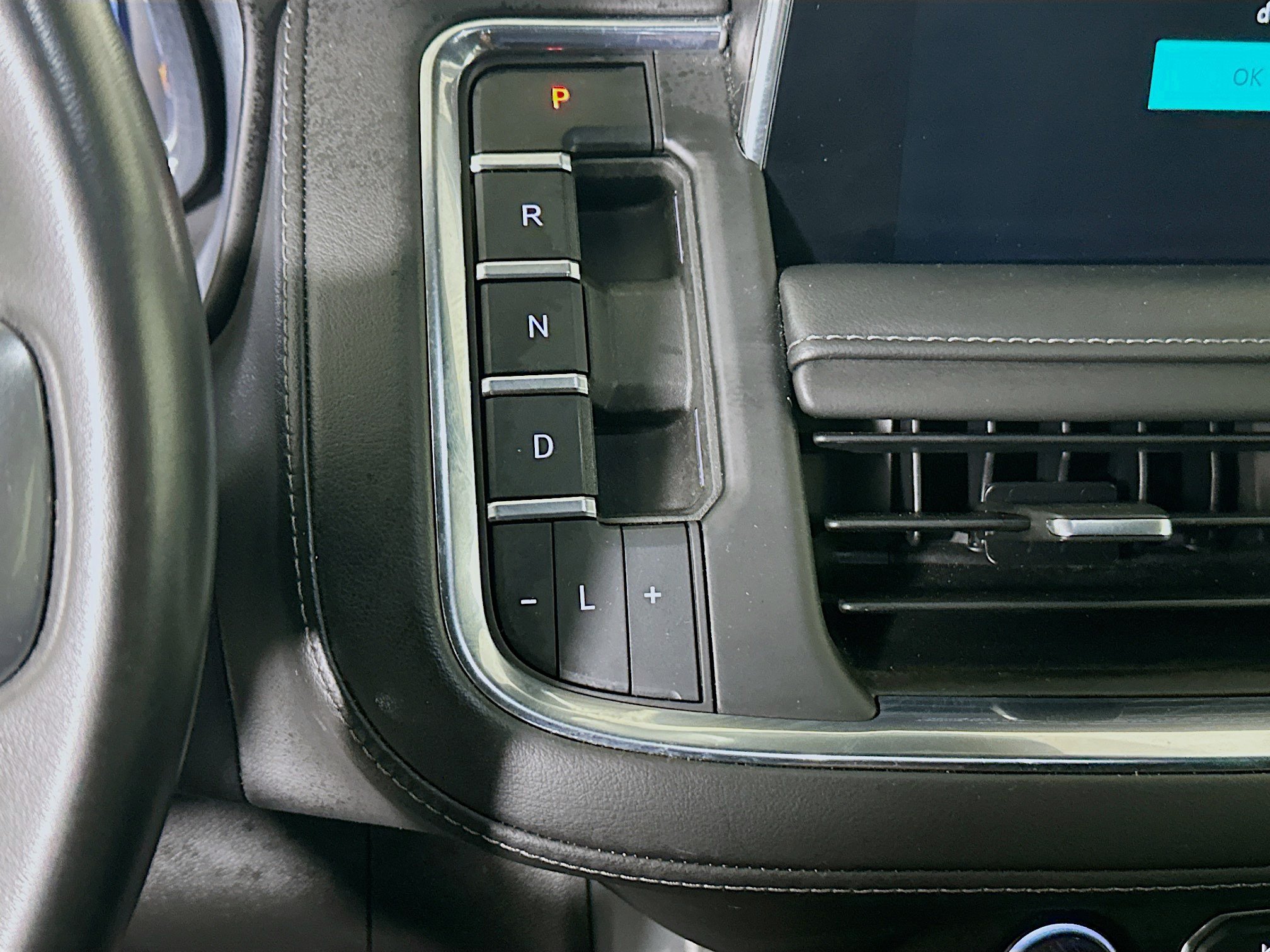 Used 2023 Chevrolet Suburban LT AWD/4WD image 21