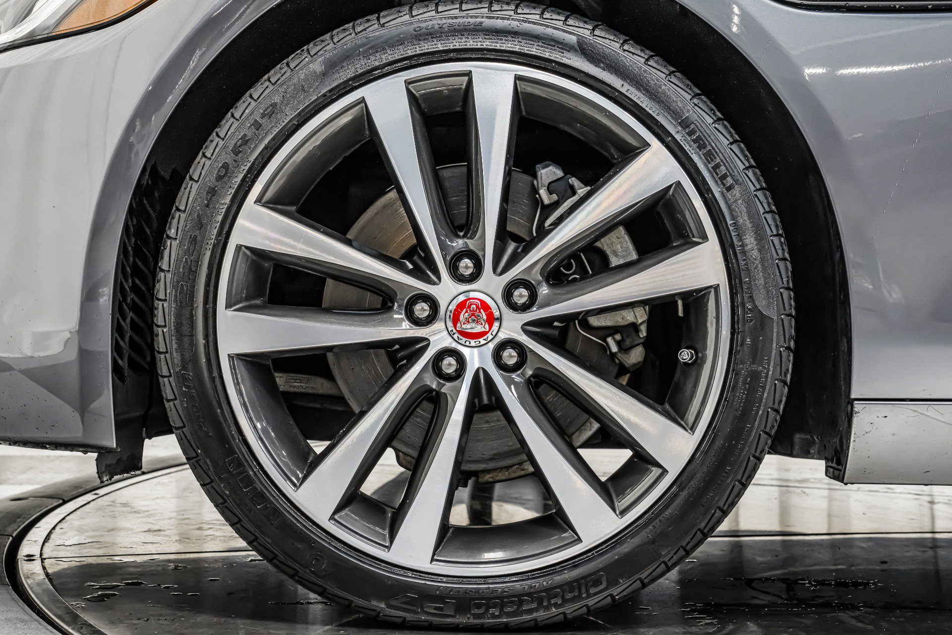 Used 2020 Jaguar XE S image 10