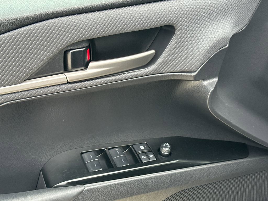 Certified 2025 Toyota Camry SE image 17