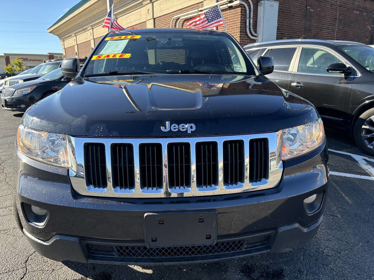 Used 2012 Jeep Grand Cherokee Laredo image 3