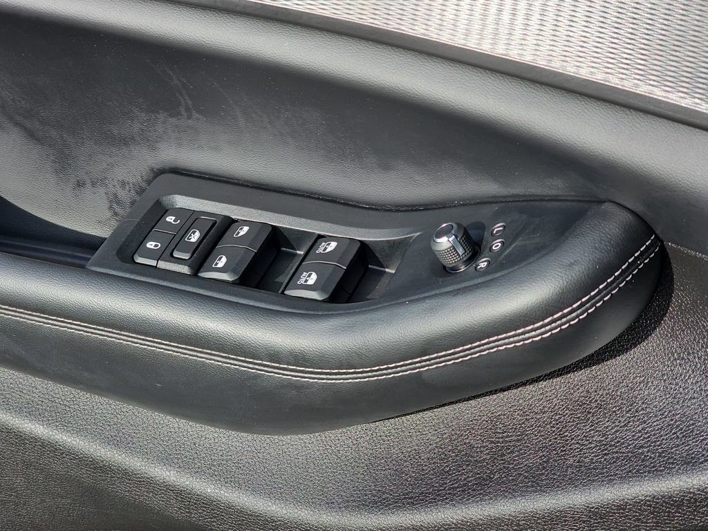 Certified 2023 Jeep Grand Cherokee L Laredo AWD/4WD image 30