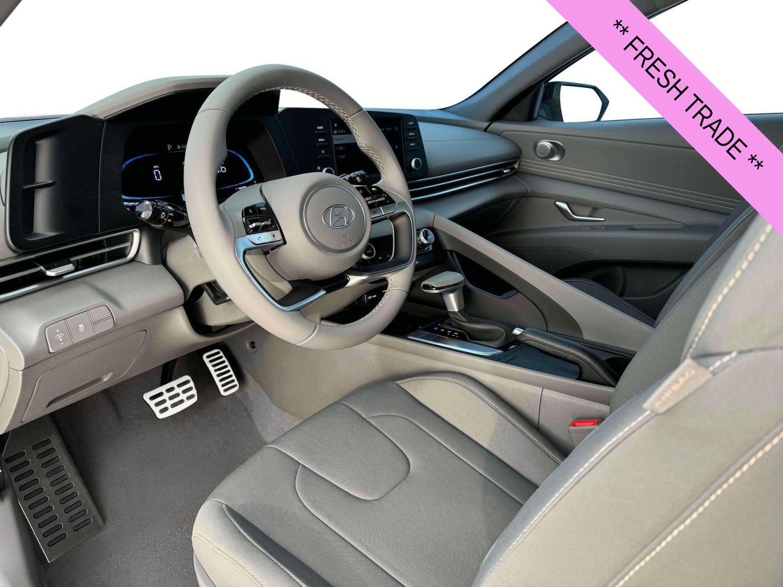 Used 2025 Hyundai Elantra Sport image 16