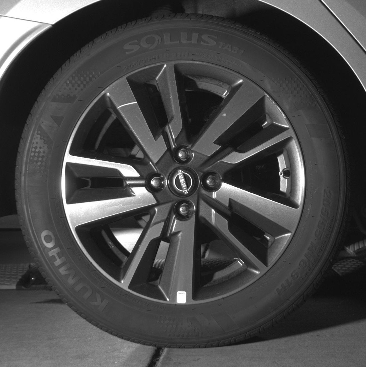 Used 2025 Nissan Versa SV image 15