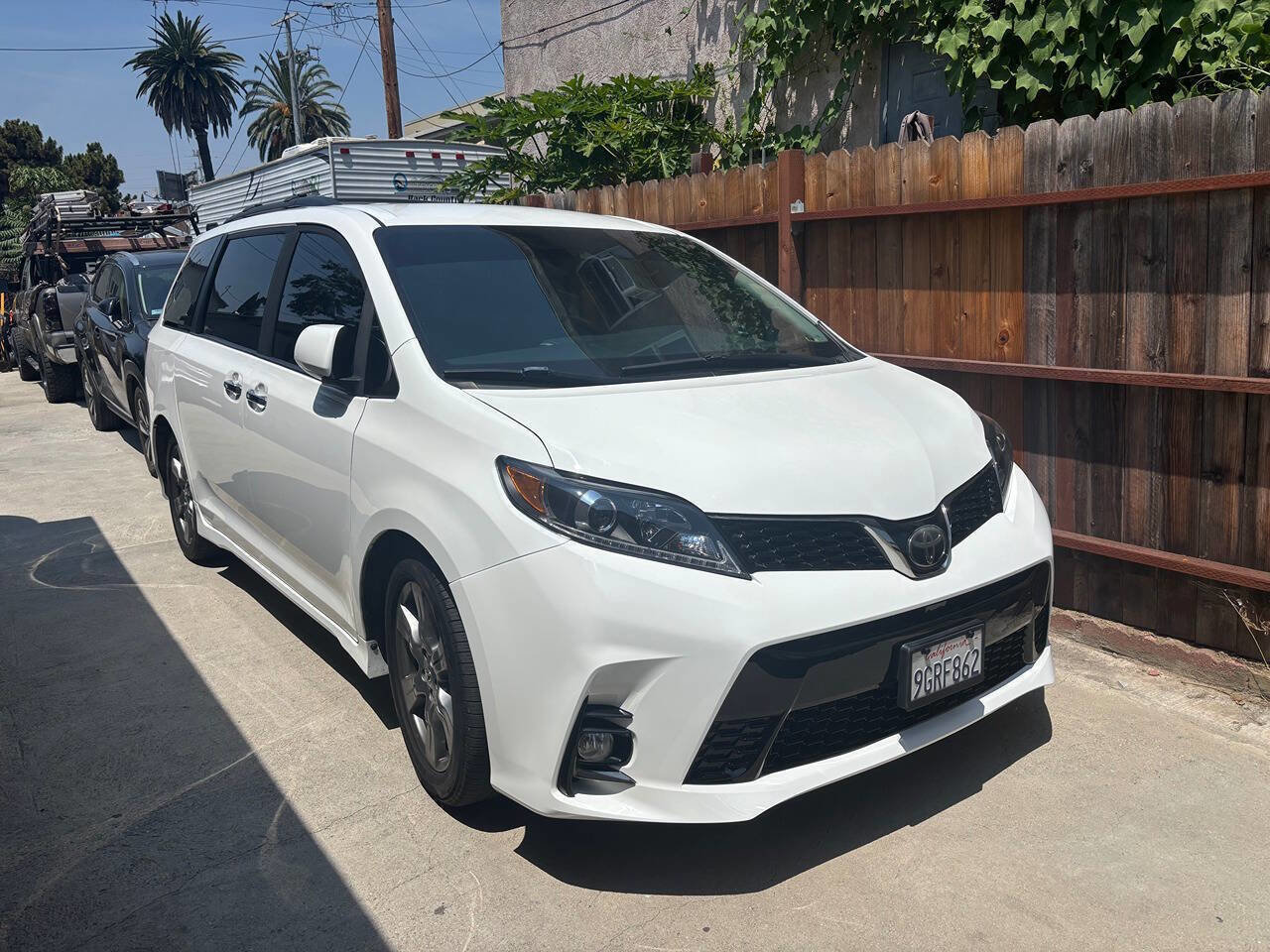 Used 2020 Toyota Sienna SE w/ Carpet Mat Package FWD image 6