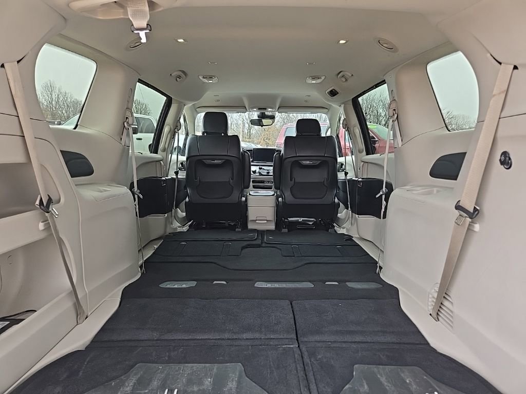Used 2024 Chrysler Pacifica Touring-L image 96