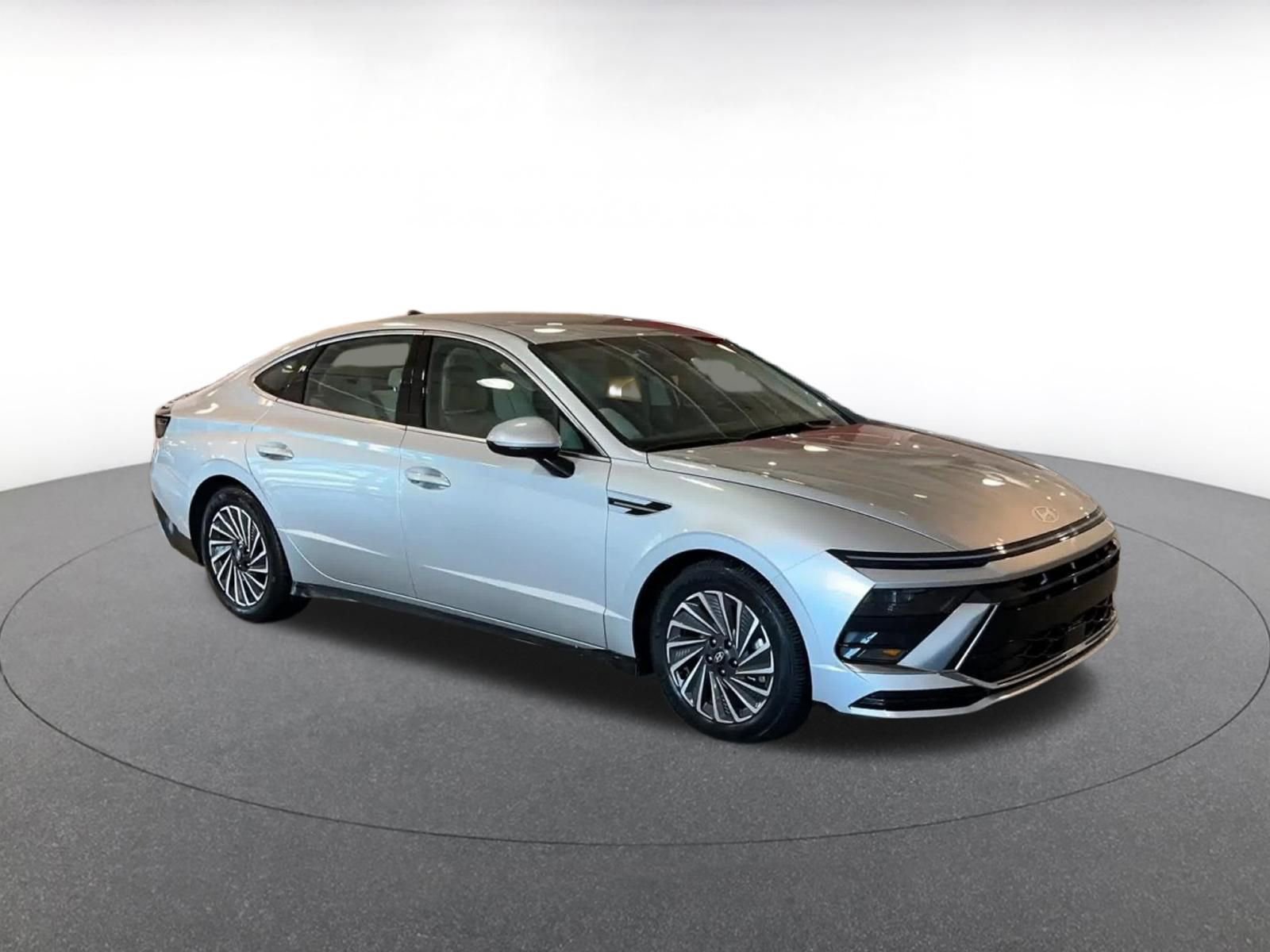 Used 2025 Hyundai Sonata SEL image 2