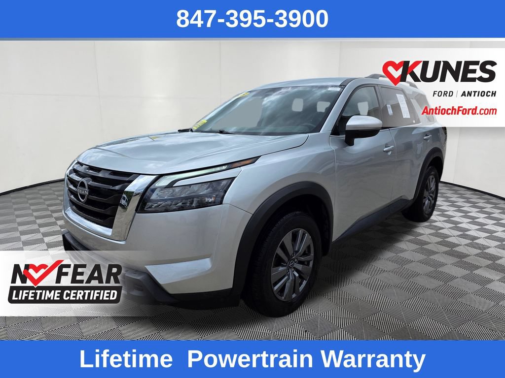 Used 2025 Nissan Pathfinder SV FWD image 3