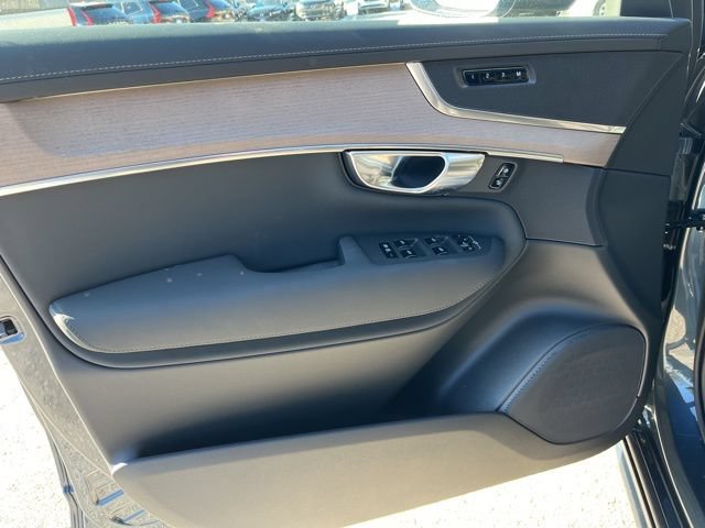 New 2026 Volvo XC90 B6 Core w/ Protection Package AWD/4WD image 23