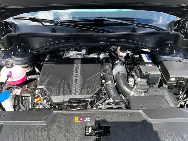 Used 2024 Hyundai Santa Fe Limited FWD image 11