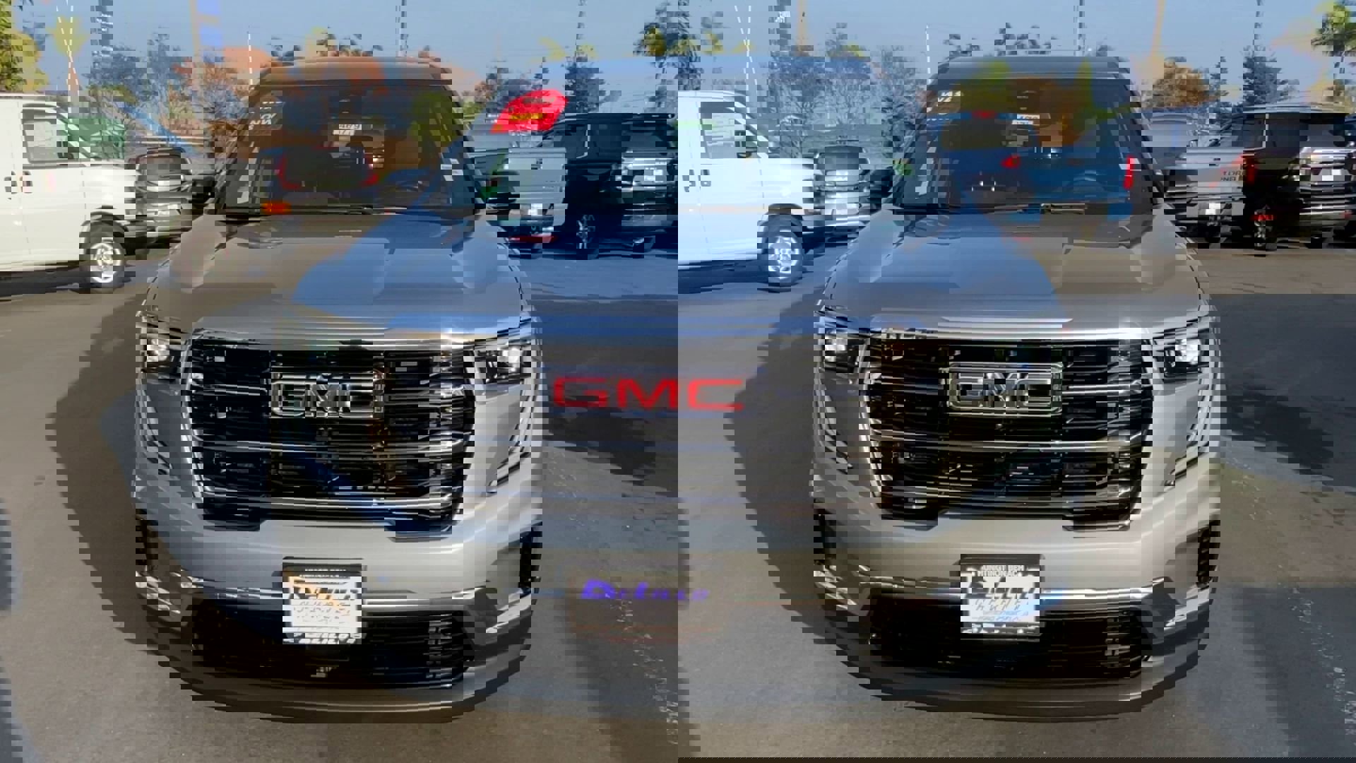 Used 2025 GMC Acadia Elevation image 4