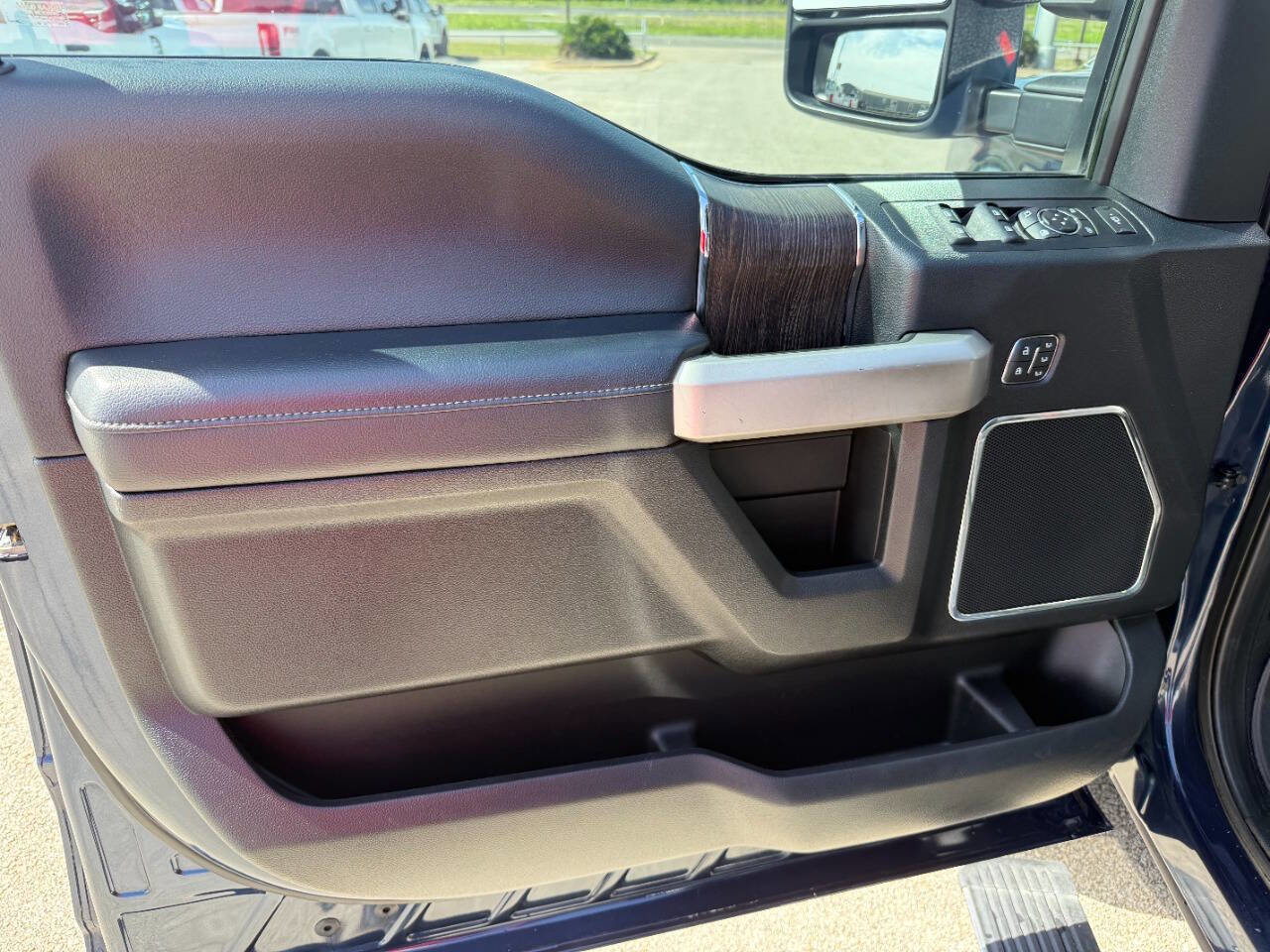 Used 2020 Ford F250 Lariat w/ Lariat Ultimate Package image 11