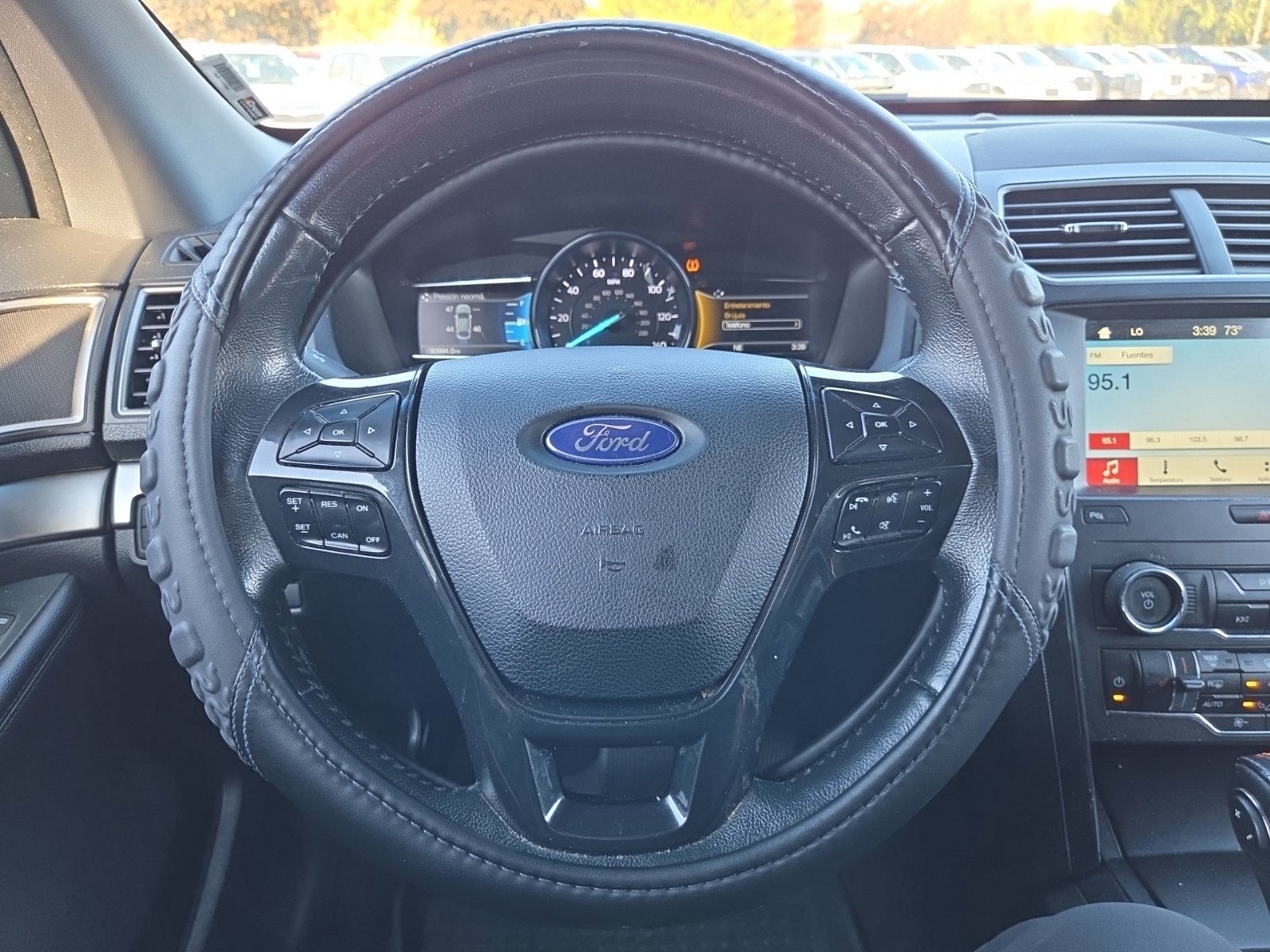Used 2018 Ford Explorer XLT w/ Equipment Group 202A AWD/4WD image 20