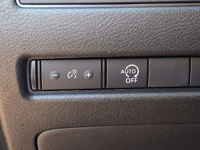 Used 2024 Nissan Rogue S AWD/4WD image 23