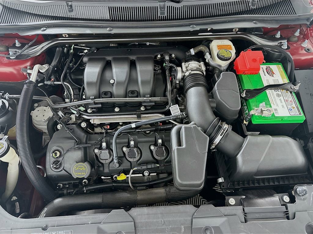 Used 2018 Ford Taurus Limited image 32