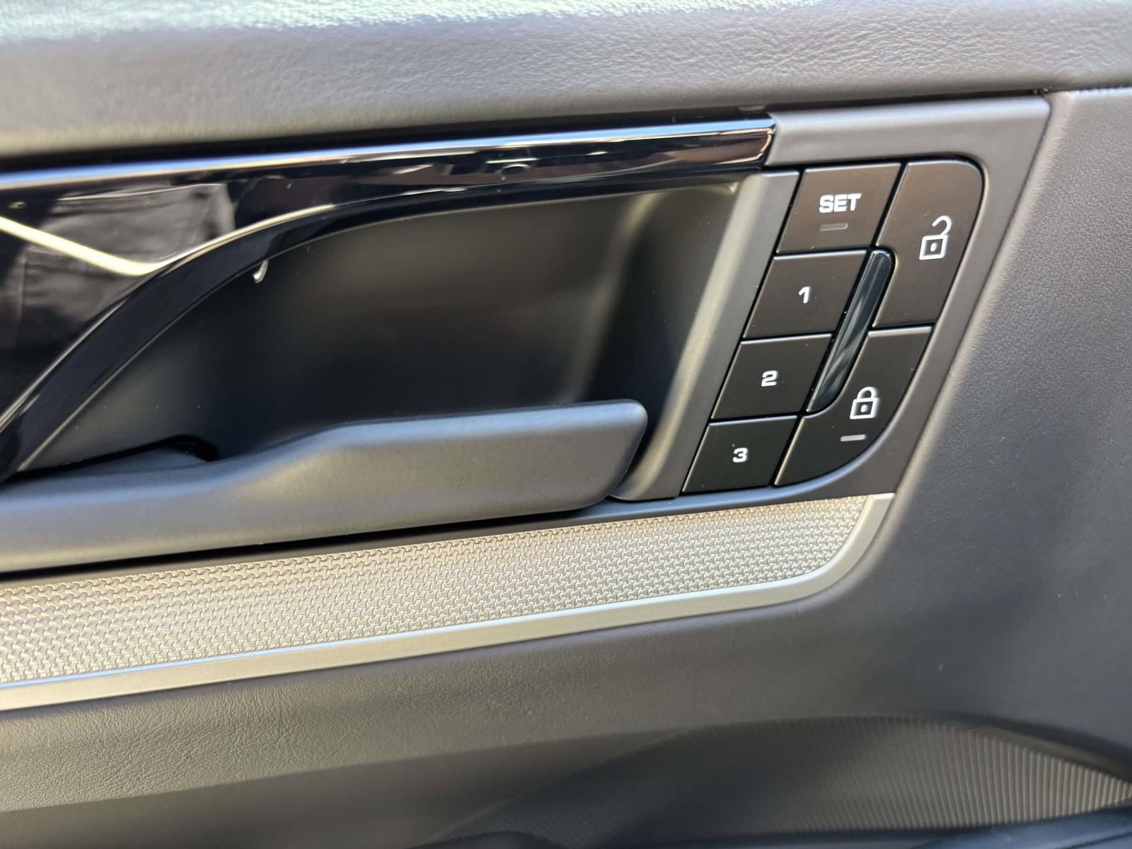 New 2026 Porsche Cayenne image 21