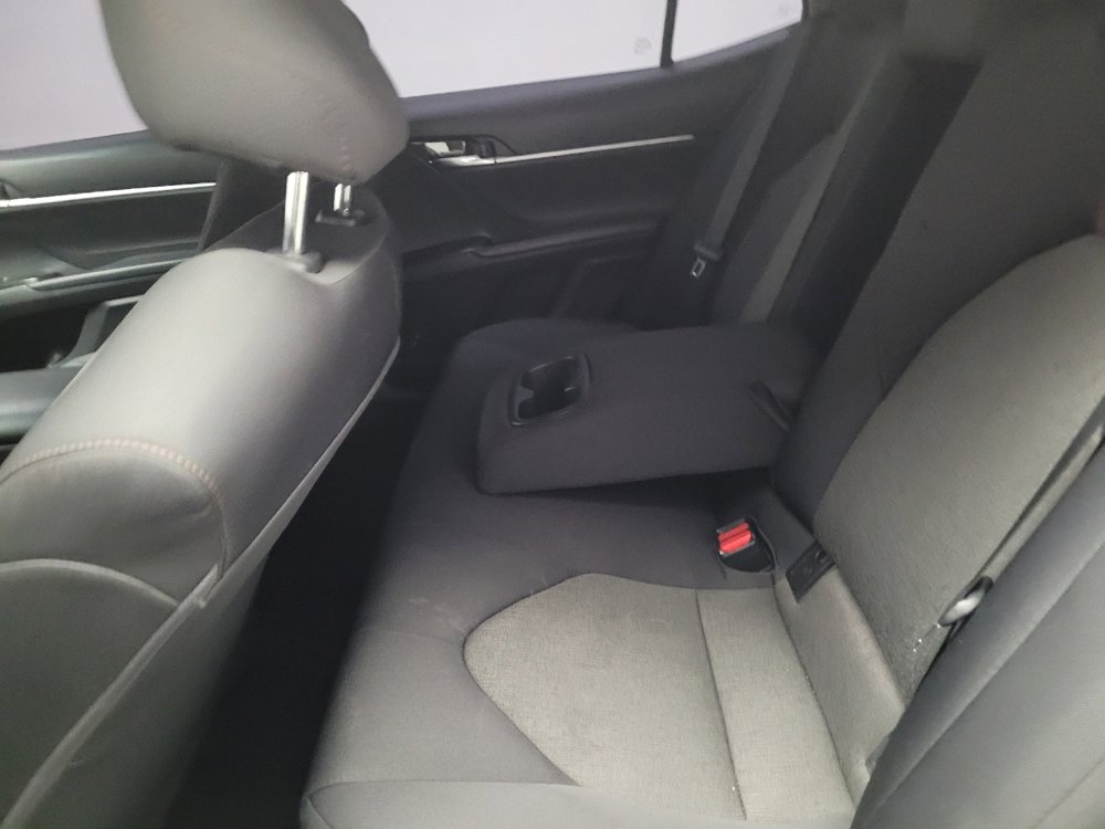 Used 2019 Toyota Camry LE FWD image 18