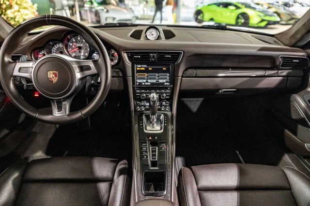 Used 2015 Porsche 911 Turbo S image 32