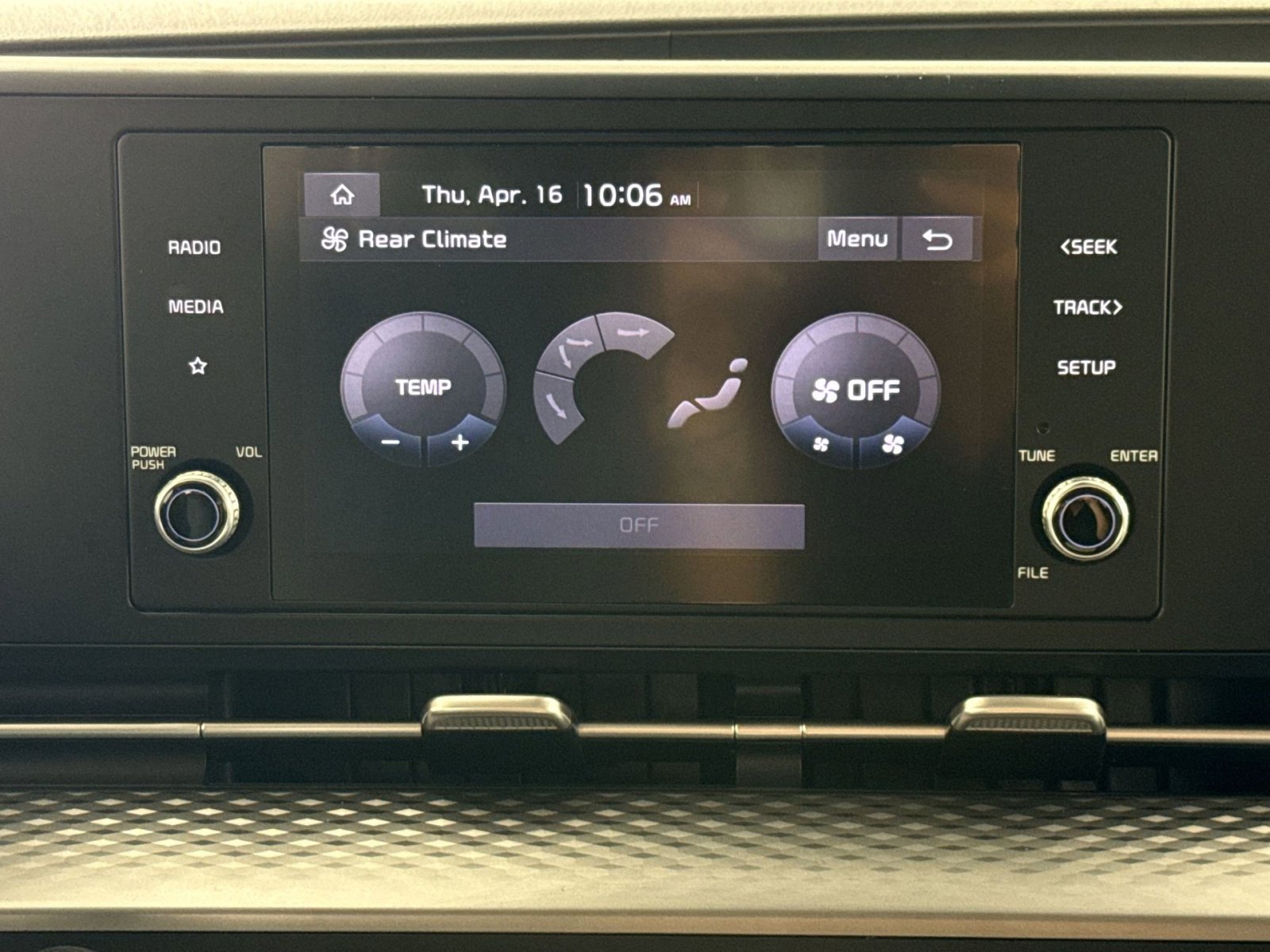 Used 2023 Kia Carnival LX image 20