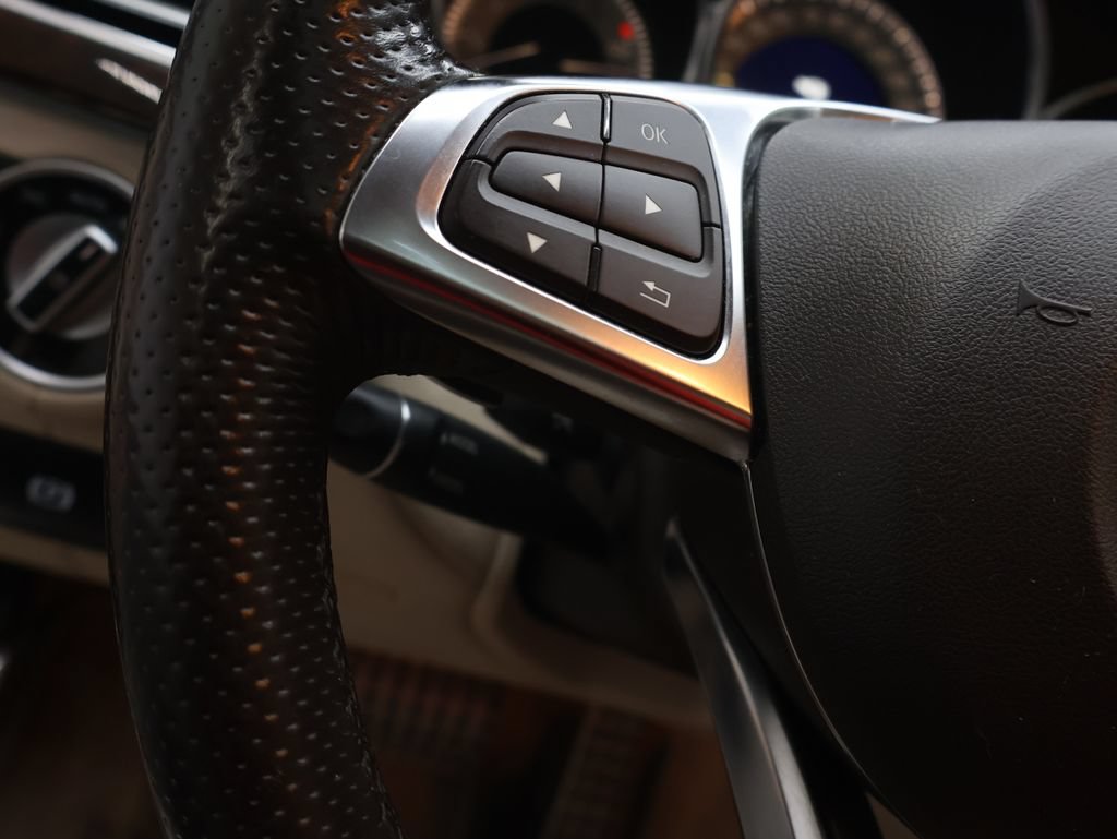 Used 2015 Mercedes-Benz CLS 550 4MATIC w/ Premium Package image 19