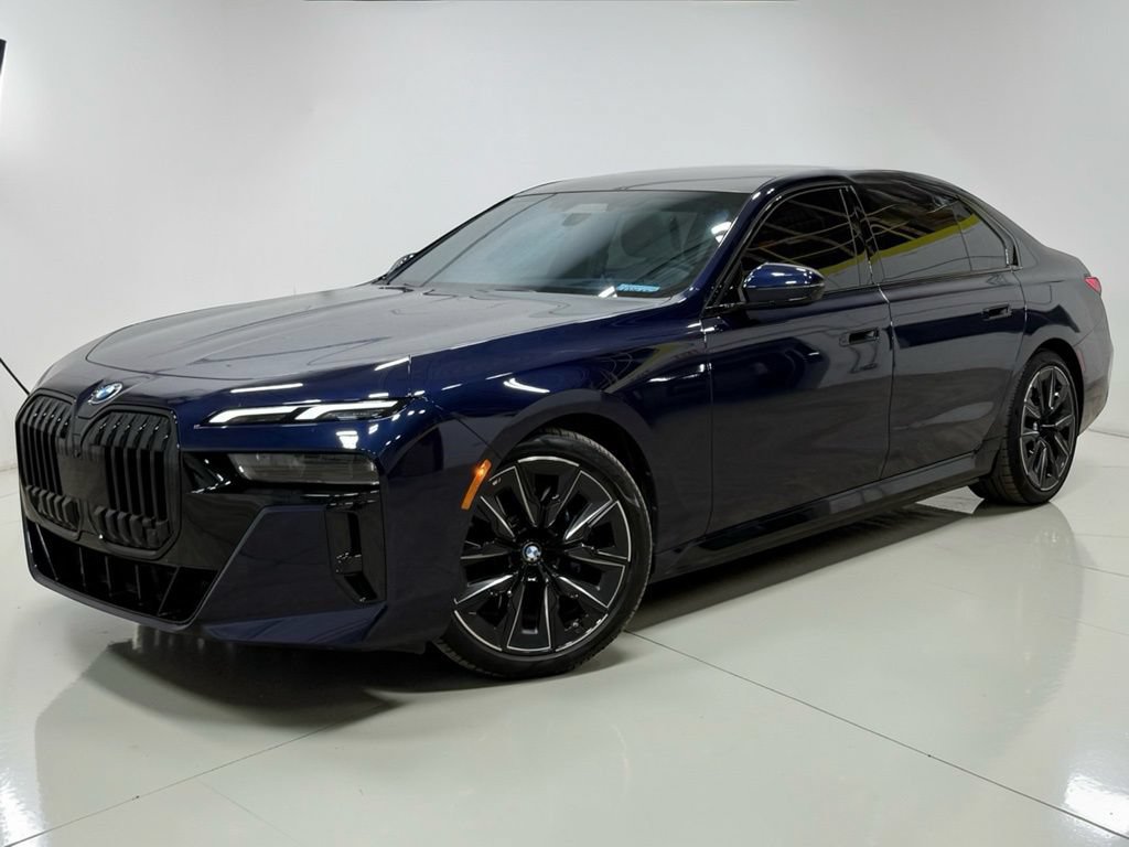 Used 2023 BMW i7 xDrive60 AWD/4WD image 2