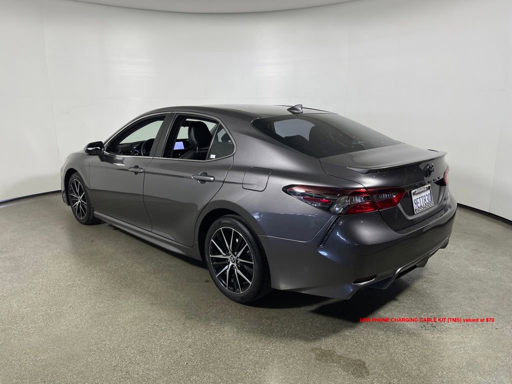 Used 2023 Toyota Camry SE image 5