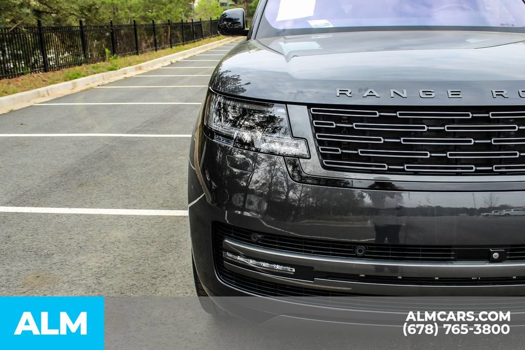 Used 2023 Land Rover Range Rover Long Wheelbase SE AWD/4WD image 11