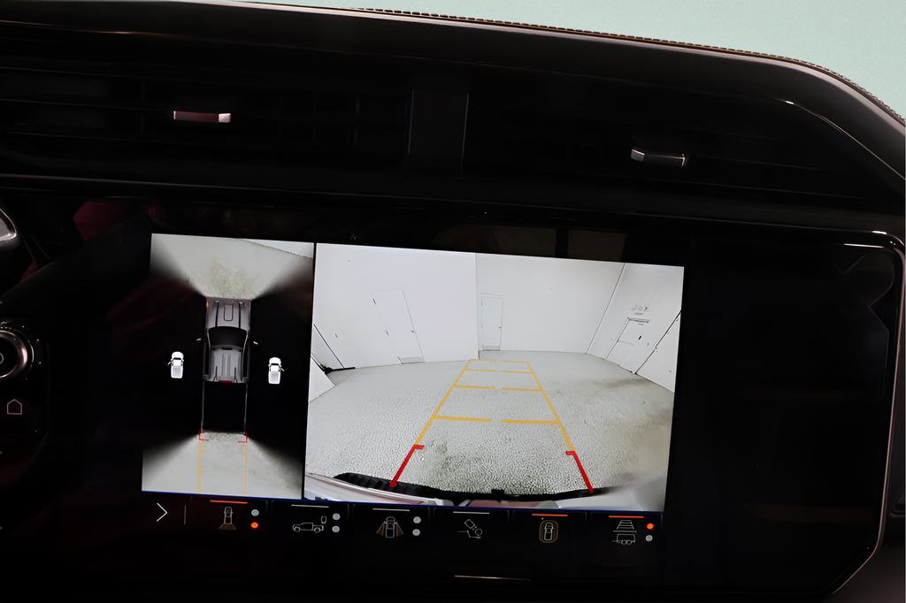 Used 2025 GMC Sierra 2500 AT4 w/ AT4 Premium Plus Package image 11