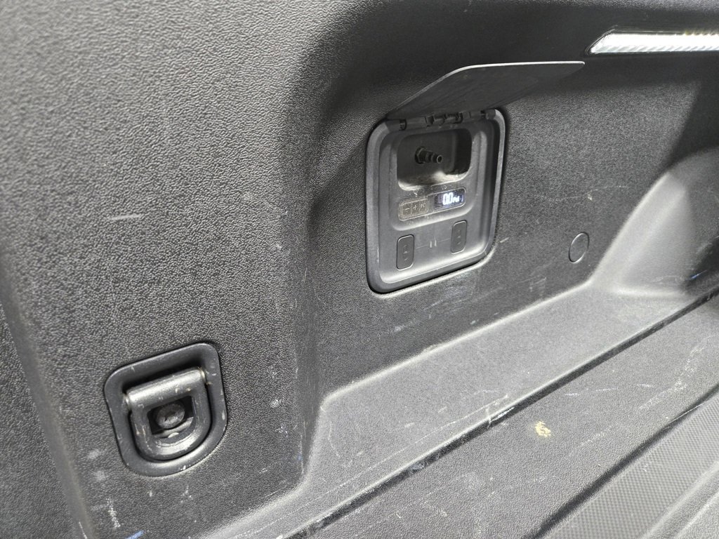 Used 2022 Rivian R1T Adventure image 42