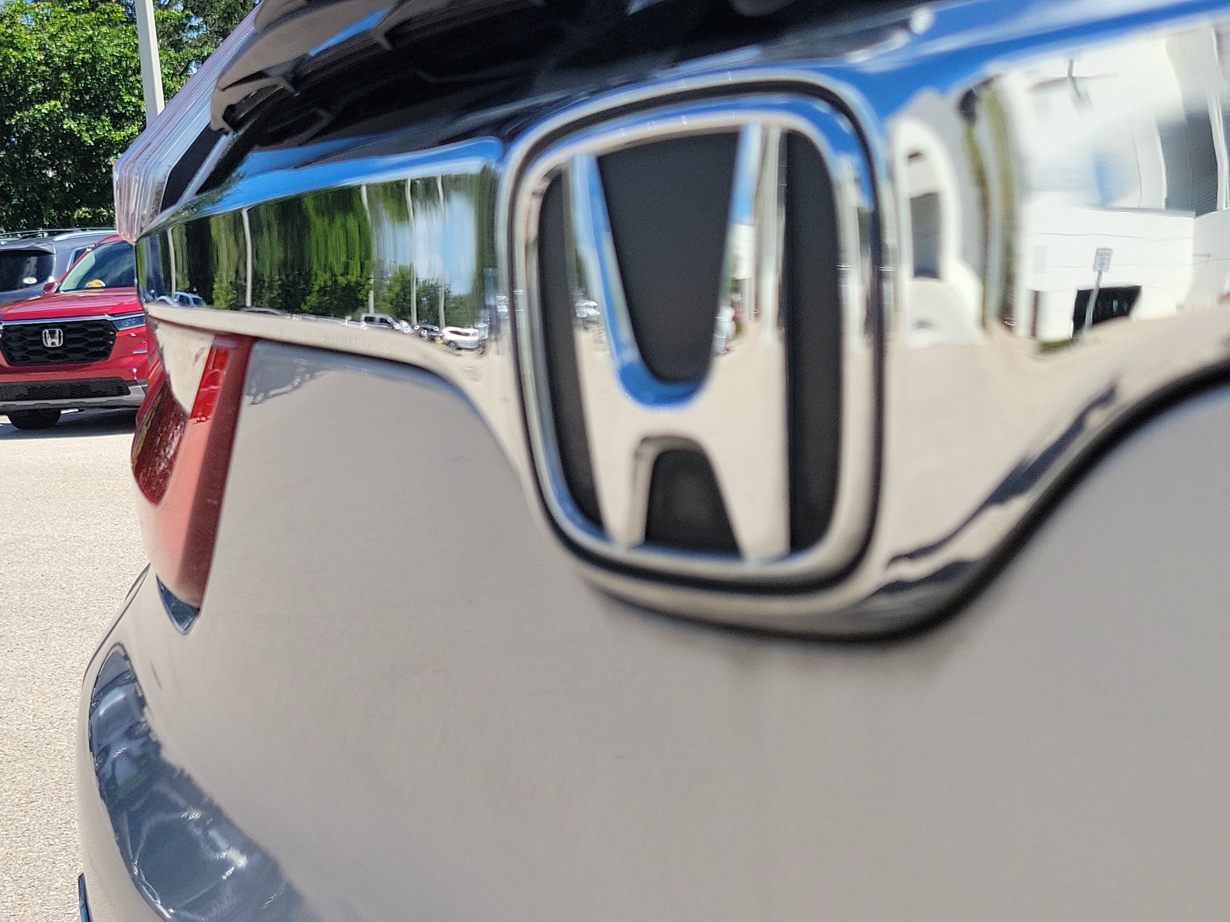Used 2018 Honda CR-V EX image 7