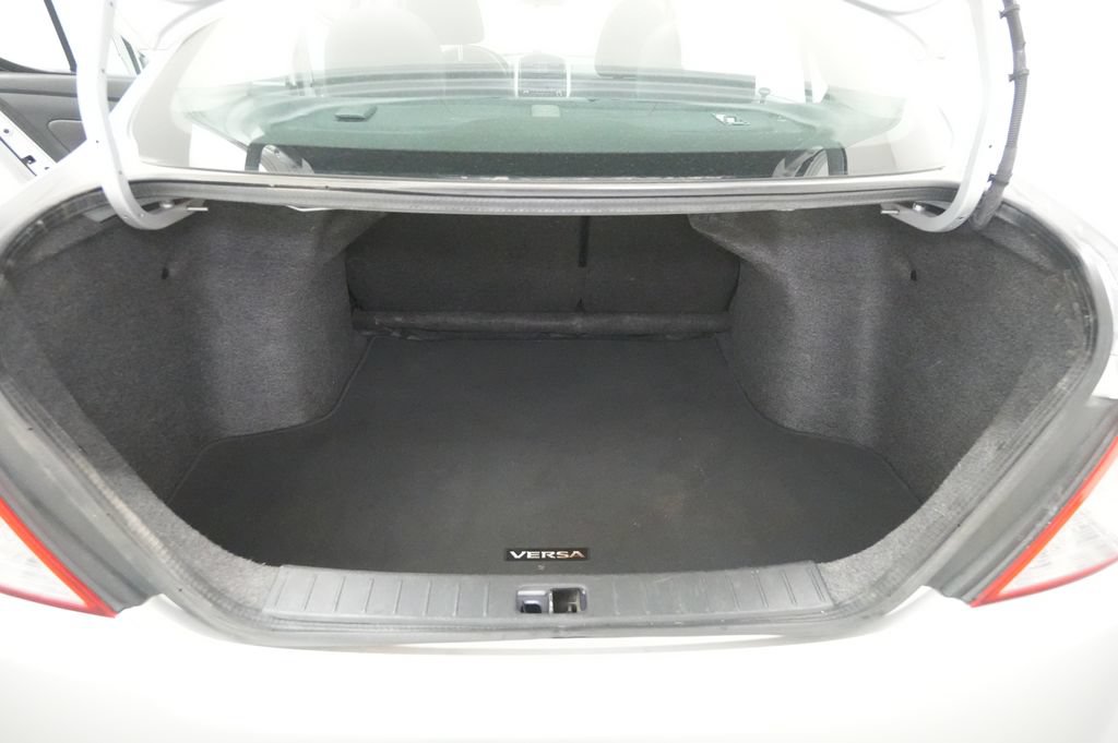 Used 2017 Nissan Versa SV FWD image 18