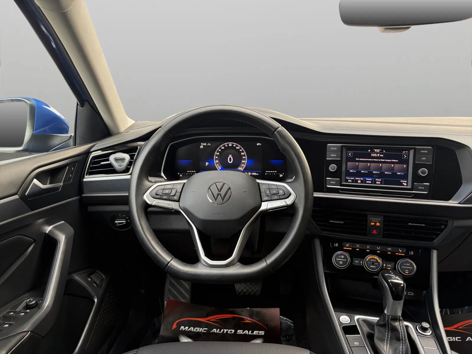 Used 2023 Volkswagen Jetta SE FWD image 28