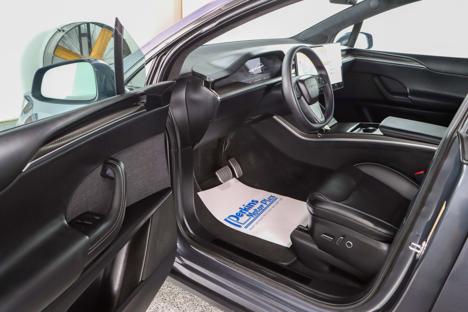 Used 2023 Tesla Model X Plaid AWD/4WD image 3