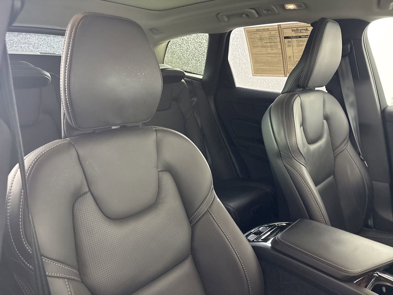 Used 2023 Volvo XC60 B5 Ultimate image 24