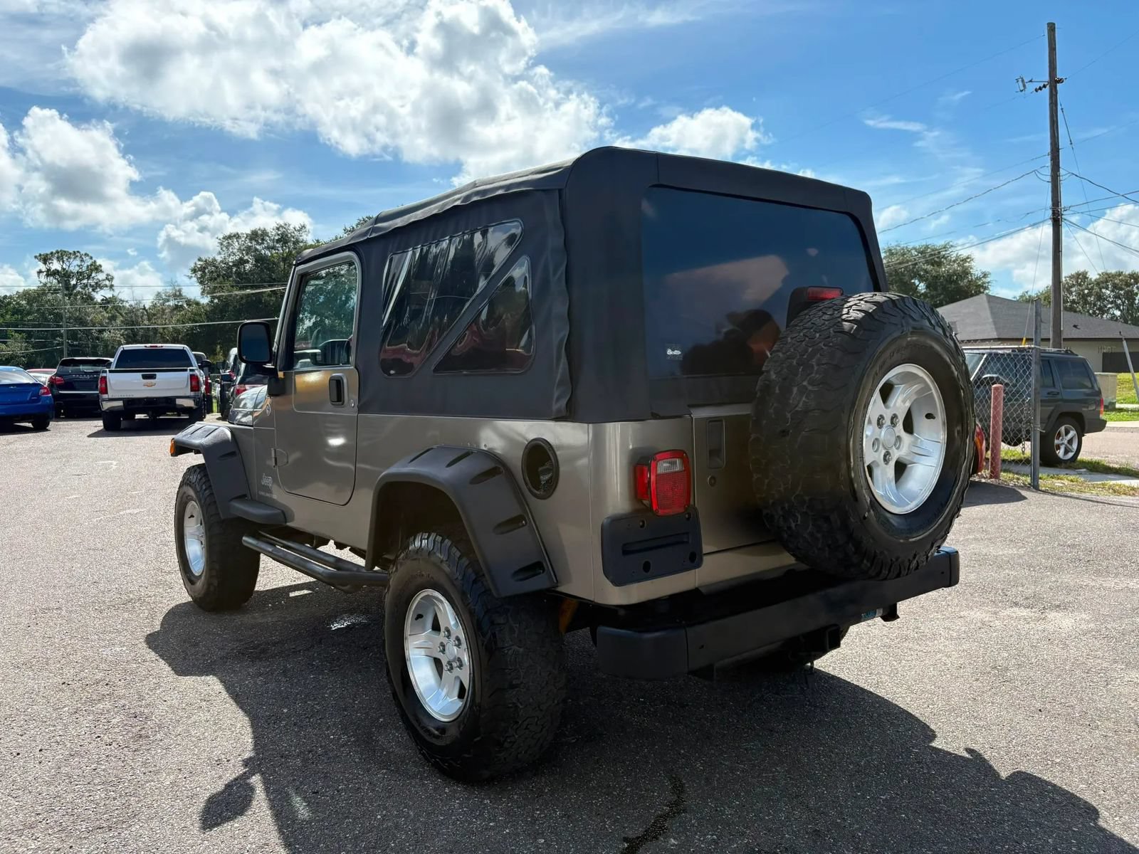 Used 2006 Jeep Wrangler Unlimited w/ Premium Audio Group AWD/4WD image 7