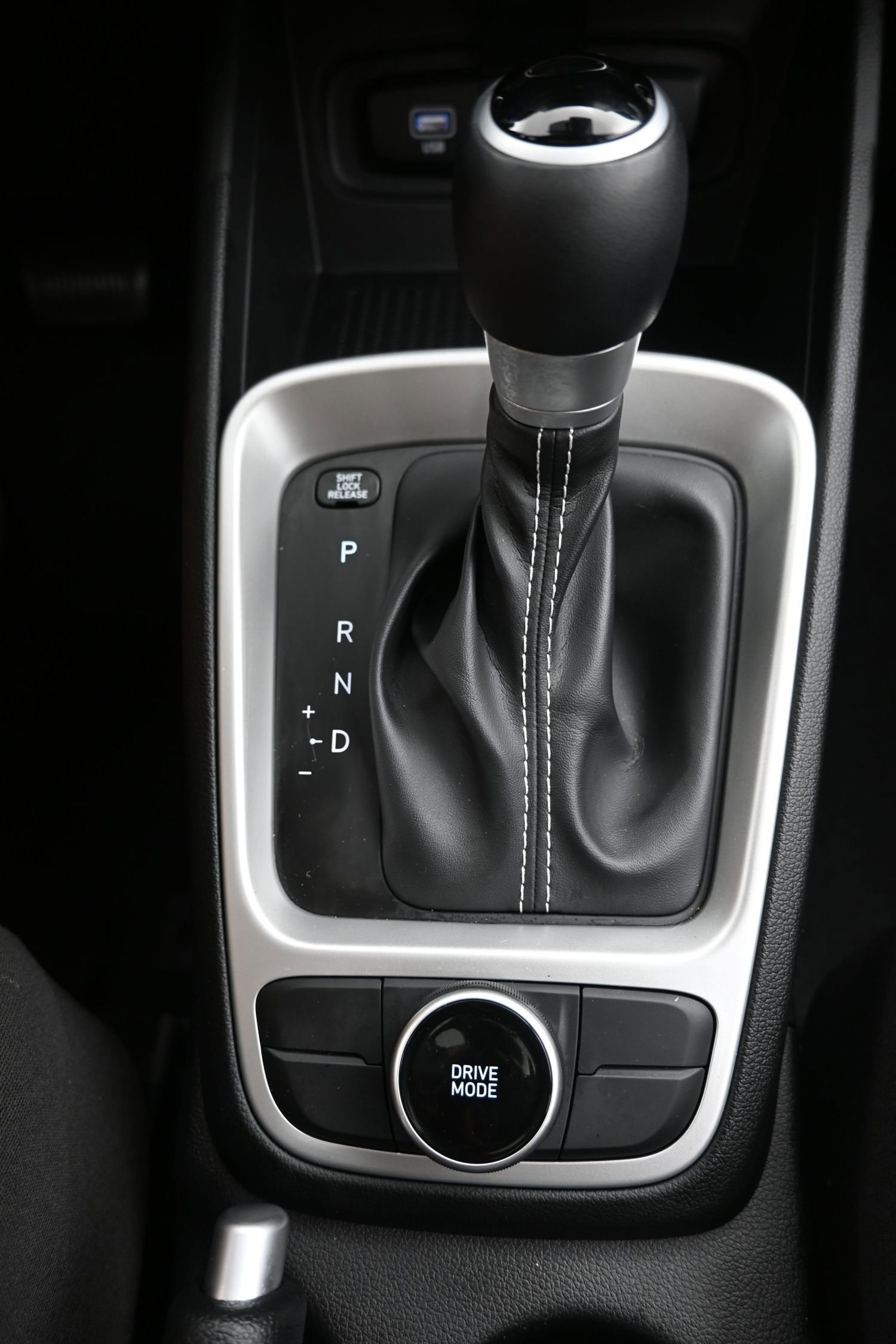 Used 2024 Hyundai Venue SEL image 20