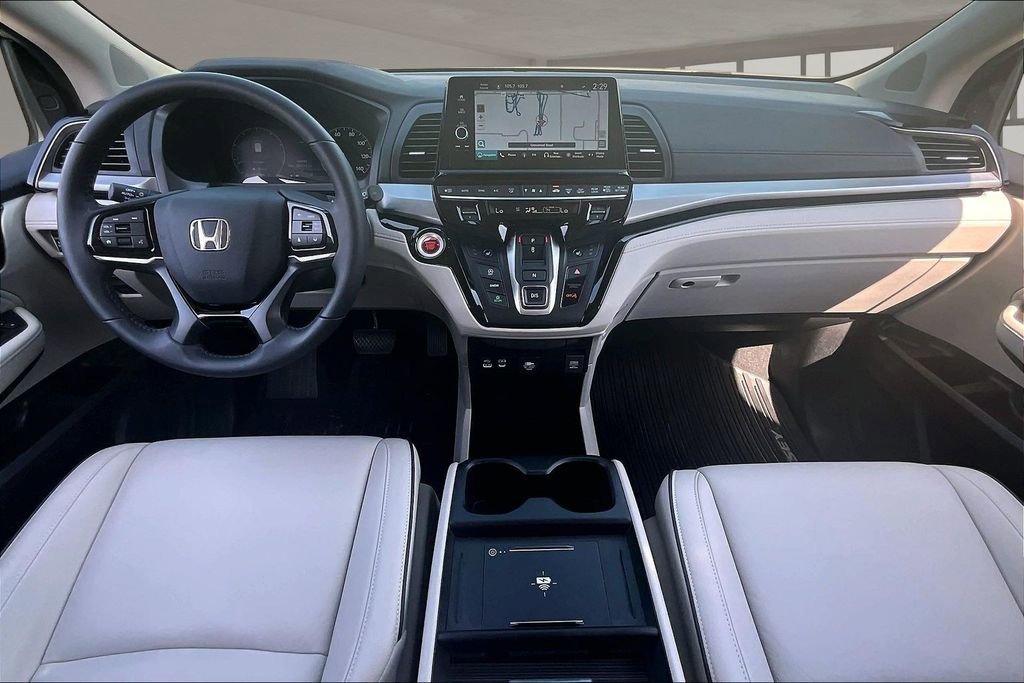 Certified 2025 Honda Odyssey Touring image 7