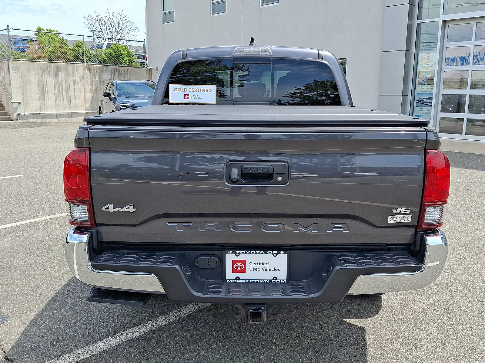 Certified 2023 Toyota Tacoma SR5 AWD/4WD image 5