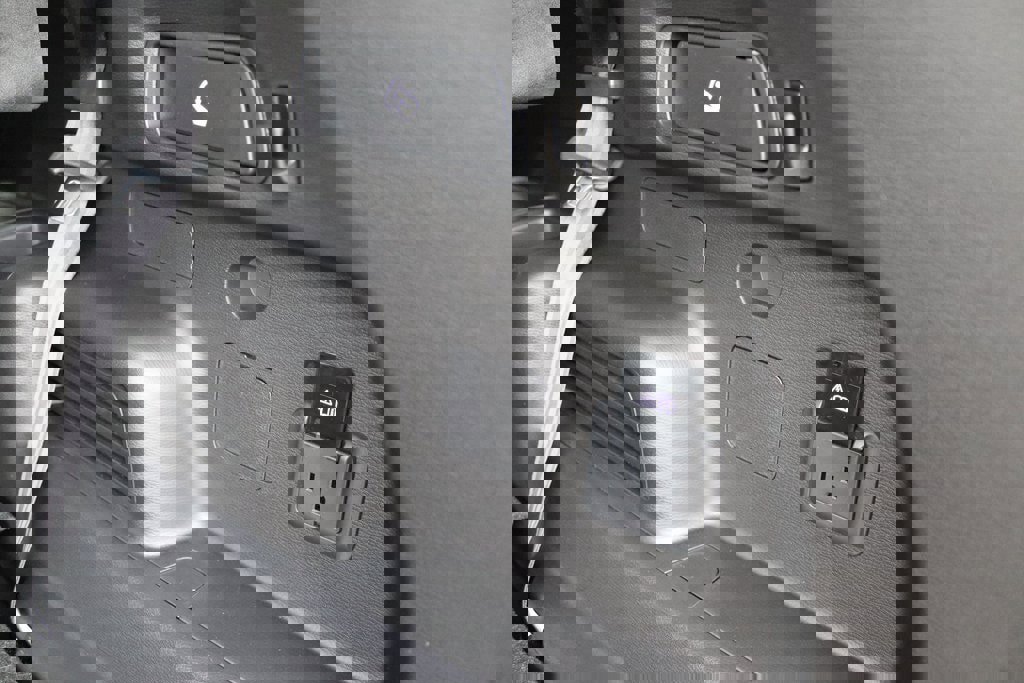 Used 2025 Mitsubishi Outlander SEL image 33