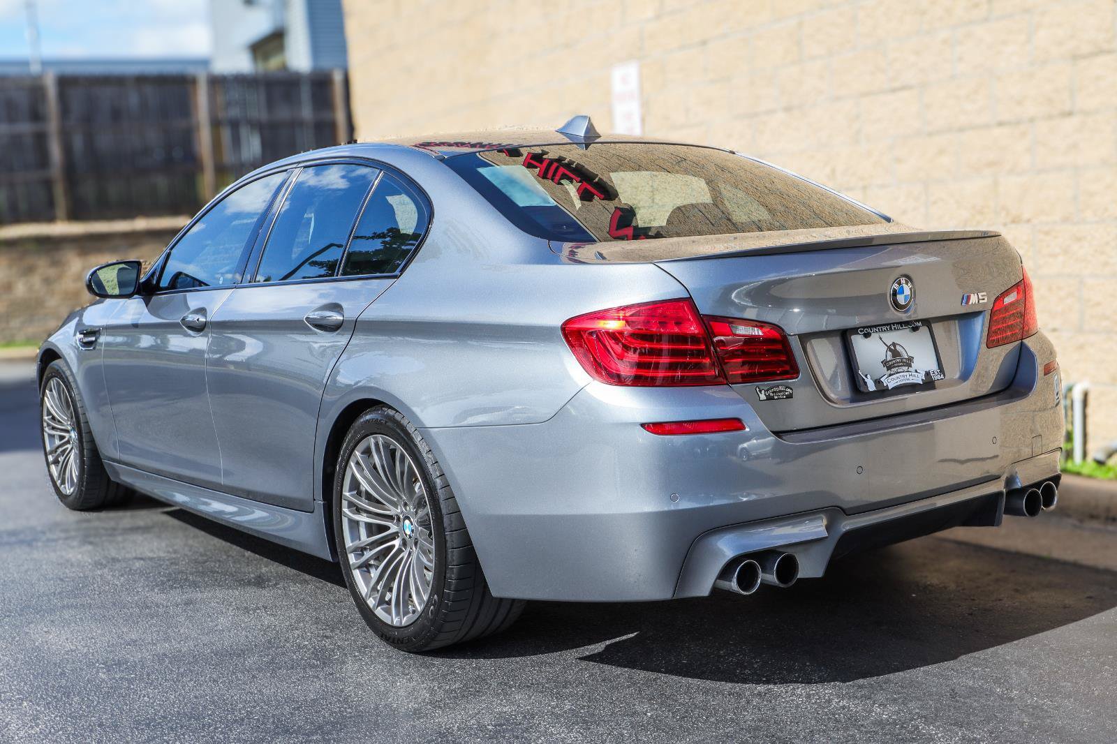 Used 2015 BMW M5 RWD image 16